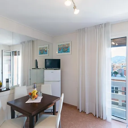 110 - Casa Sole Vista Mare, In Centro 100 Metri Spiaggia