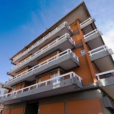 דירה 110 - Casa Sole Vista Mare, In Centro 100 Metri Spiaggia